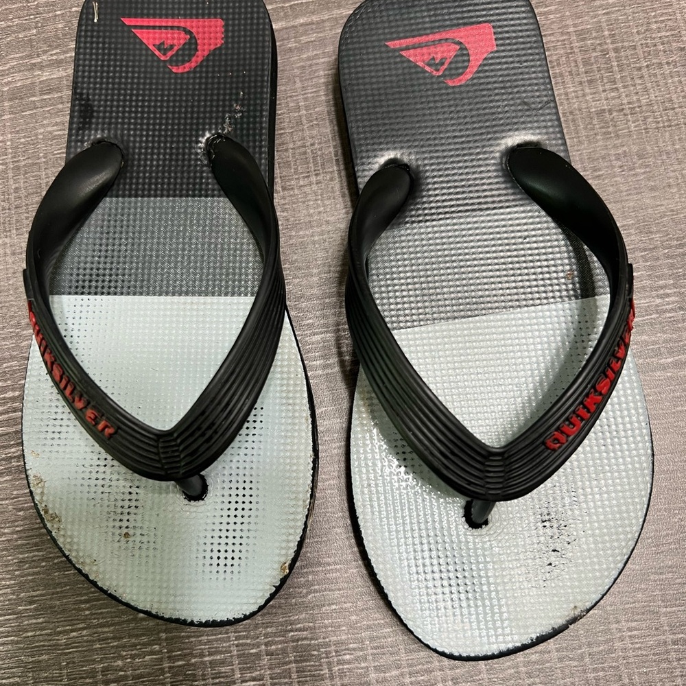 Quiksilver Black and Gray Beach Sandals
